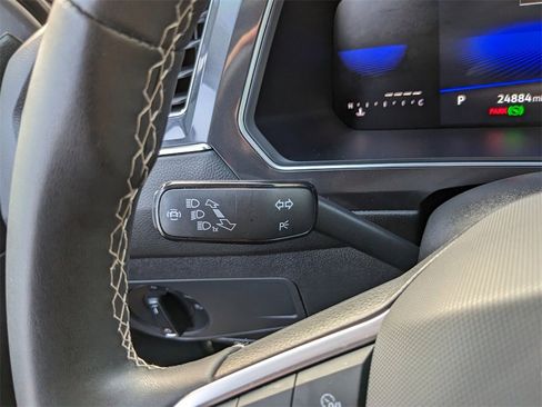 Certified 2023 Volkswagen Tiguan SE image 34