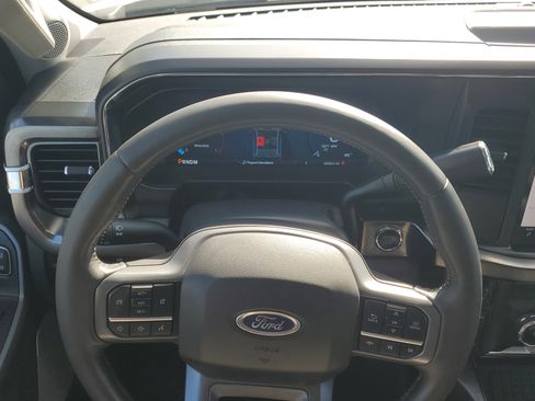 Used 2024 Ford F250 Lariat w/ Black Appearance Package image 21