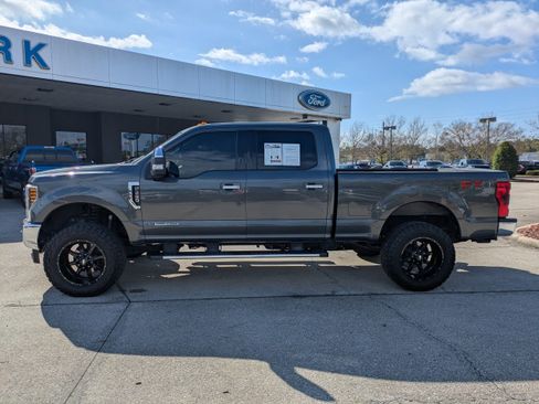 Used 2019 Ford F250 Lariat w/ Chrome Package image 7