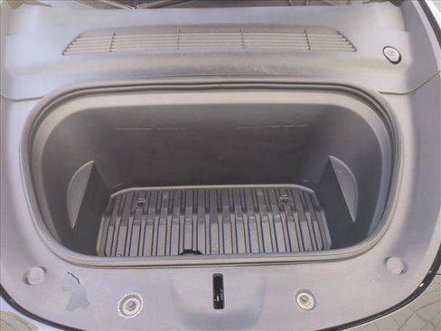 Used 2023 Tesla Model Y Long Range image 24