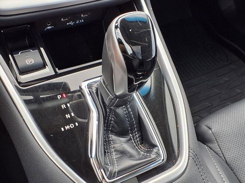 Used 2021 Subaru Outback Limited image 18