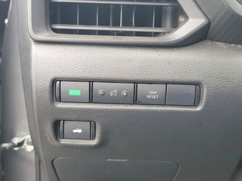 Used 2024 Nissan Sentra S FWD image 25