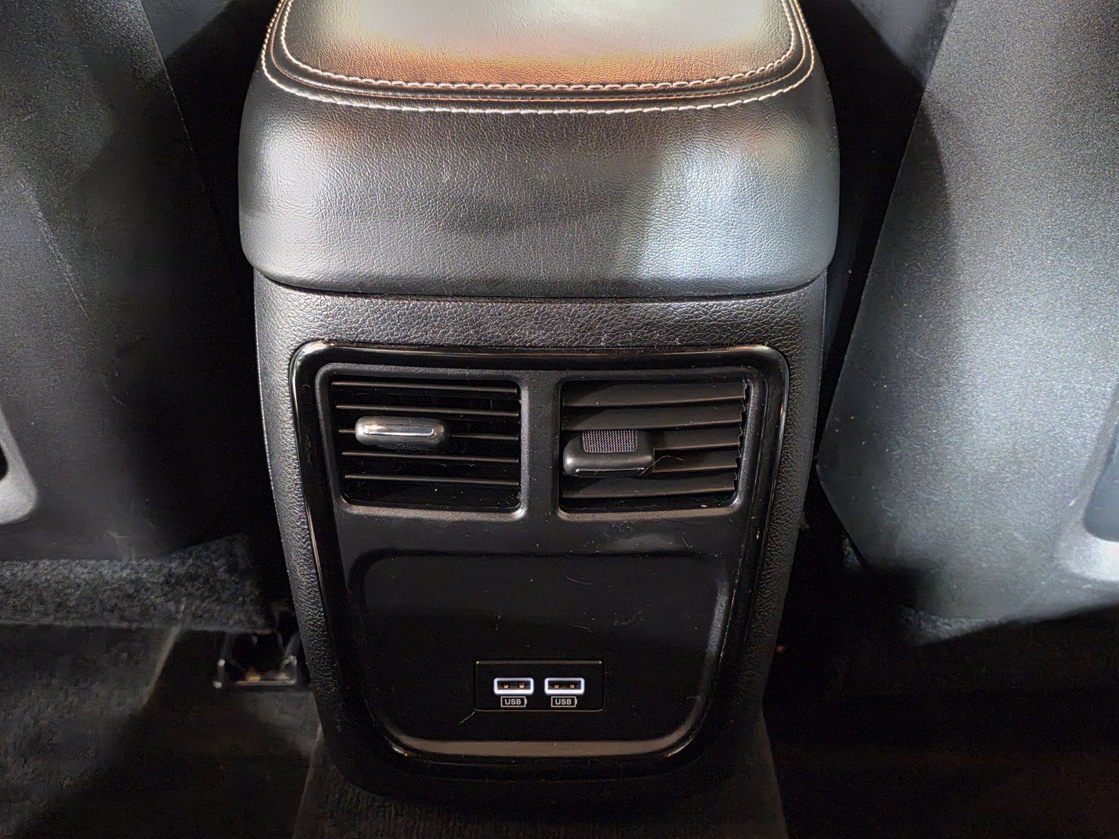 Used 2015 Chrysler 300 S RWD image 16