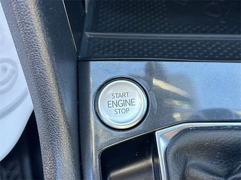 Used 2023 Volkswagen Tiguan SEL R-Line image 20