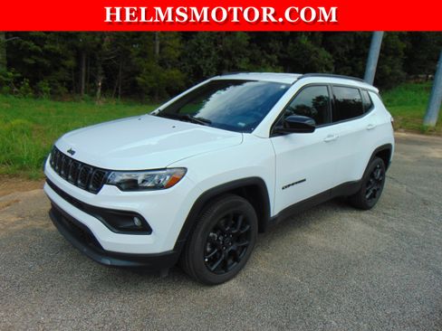 Certified 2025 Jeep Compass Latitude w/ Convenience Group AWD/4WD image 7