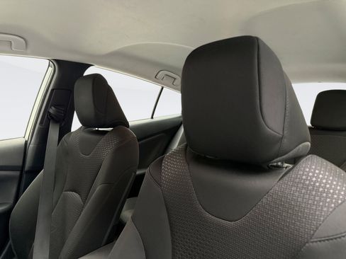 Used 2021 Toyota Prius LE FWD image 10
