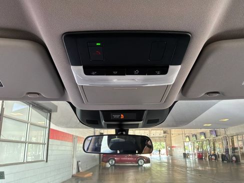 Used 2025 Nissan Rogue SV FWD image 16