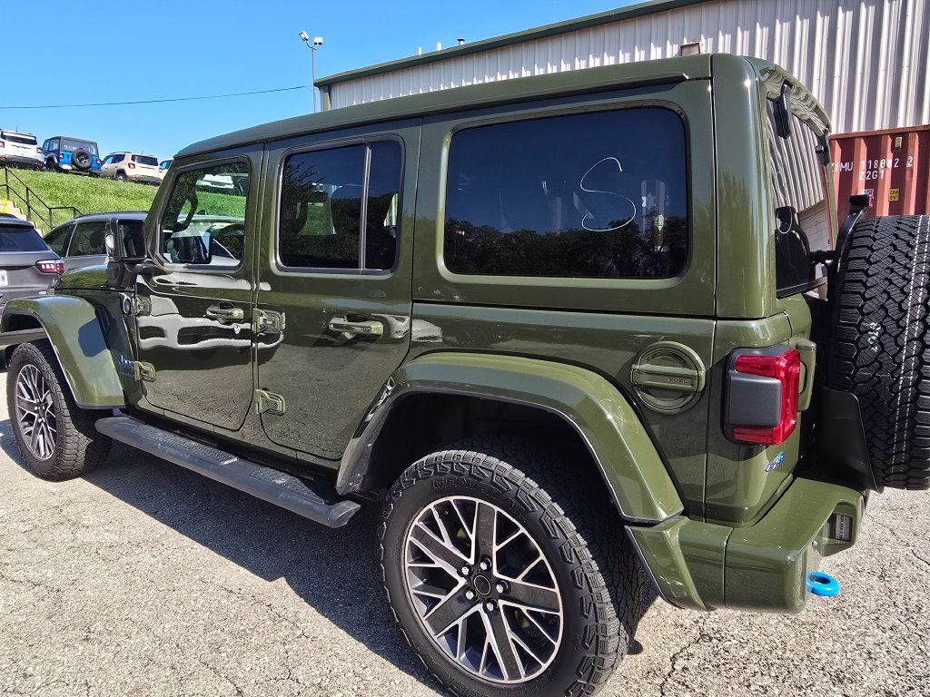 Used 2024 Jeep Wrangler High Altitude AWD/4WD image 4