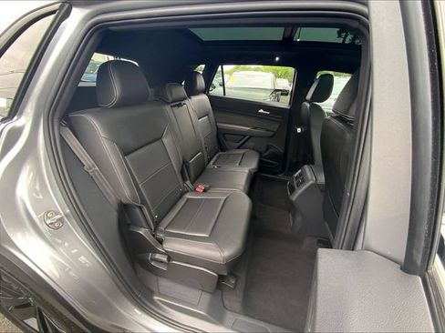 Certified 2023 Volkswagen Atlas Cross Sport SE w/ Panoramic Sunroof Package FWD image 22