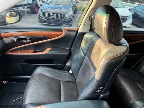 Used 2011 Lexus LS 460 w/ Touring Edition RWD image 9