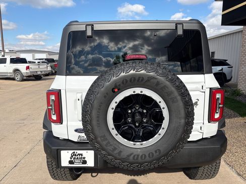 New 2025 Ford Bronco Outer Banks w/ Sasquatch Package image 9