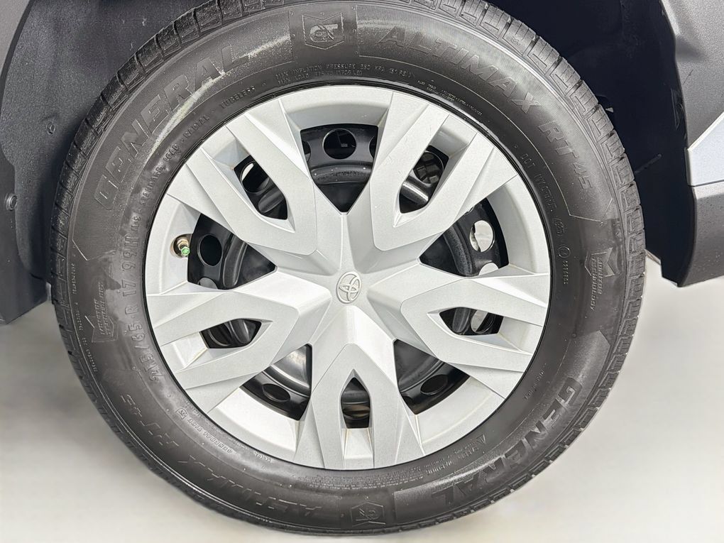 Used 2023 Toyota Corolla Cross L FWD image 32