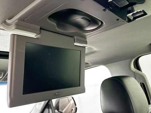 Used 2016 Cadillac Escalade Luxury image 27