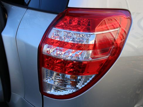 Used 2009 Toyota RAV4 2WD image 21