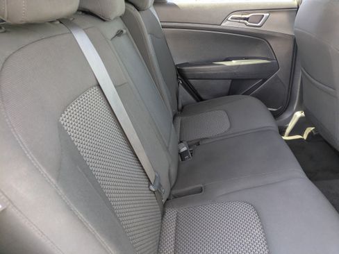 Used 2025 Kia Sportage LX image 14