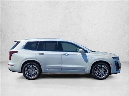 Used 2020 Cadillac XT6 Premium Luxury FWD image 4