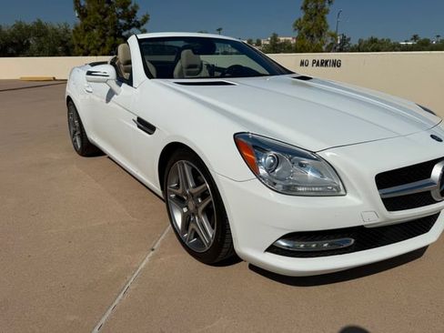Used 2014 Mercedes-Benz SLK 250 w/ Premium Package image 26