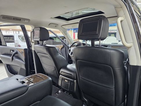 Used 2017 INFINITI QX80 2WD w/ Driver Assistance Package image 25