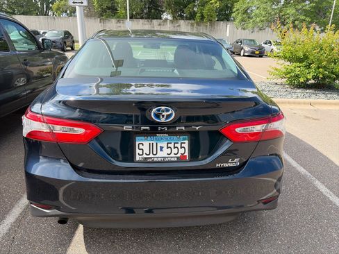 Used 2018 Toyota Camry LE FWD image 8