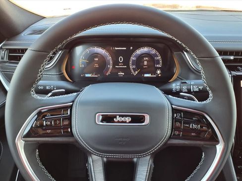 New 2025 Jeep Grand Cherokee Overland image 11