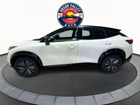 Used 2023 Nissan Ariya AWD image 8