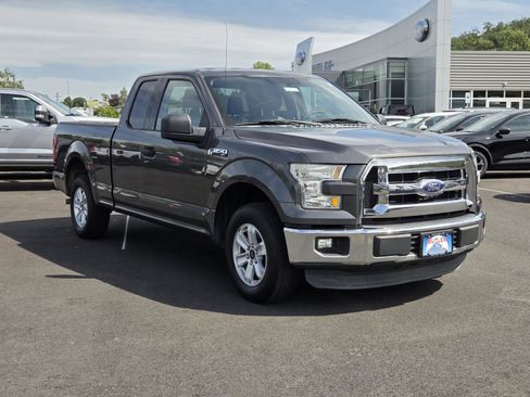 Used 2015 Ford F150 XLT RWD image 3