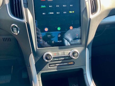 Used 2024 Ford Edge SEL image 10