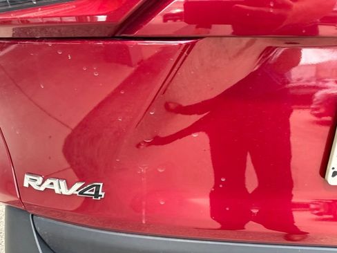 Used 2019 Toyota RAV4 XLE w/ Convenience Package AWD/4WD image 5