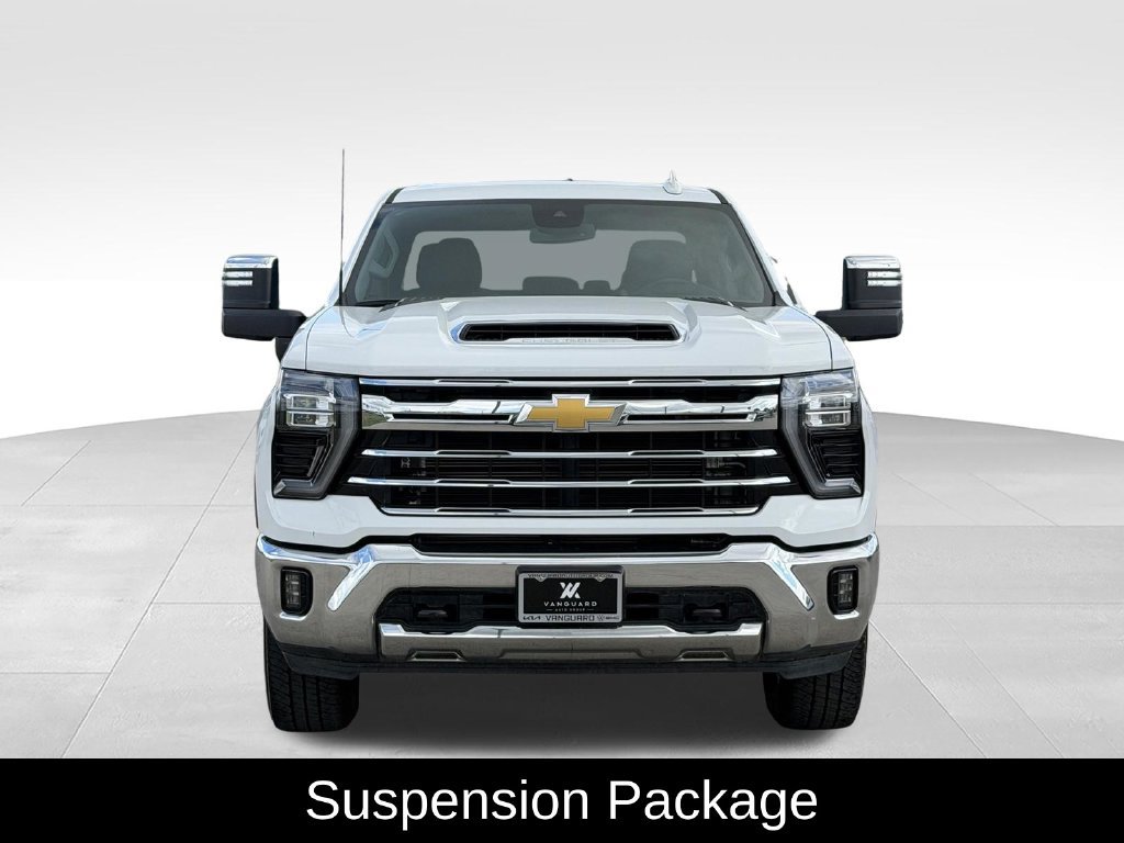 Used 2026 Chevrolet Silverado 2500 LTZ AWD/4WD image 3