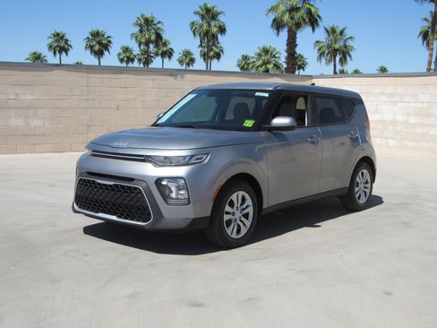 Used 2022 Kia Soul LX FWD image 1
