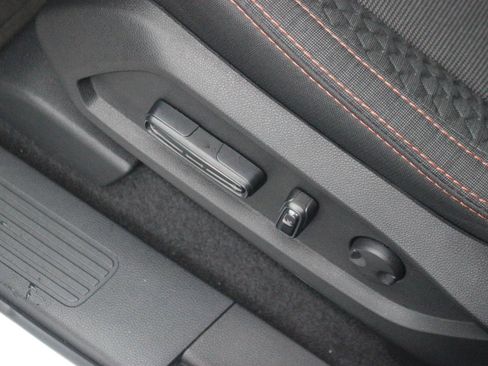 Used 2025 Honda Pilot Sport image 16