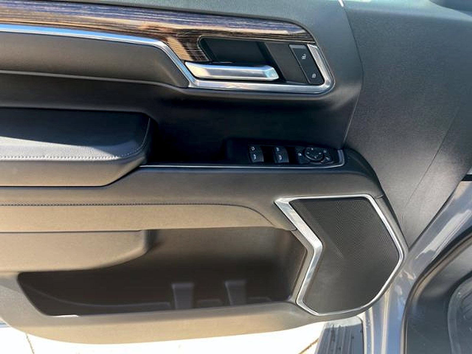 Used 2024 GMC Sierra 1500 Elevation AWD/4WD image 11