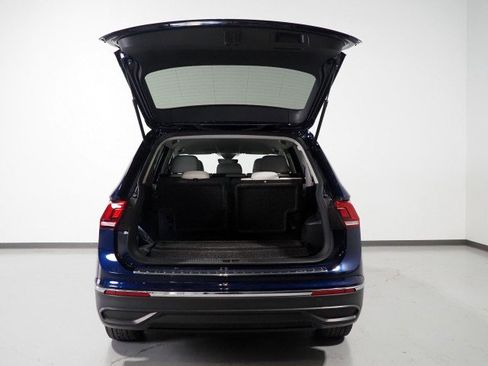 Used 2023 Volkswagen Tiguan SE FWD image 38