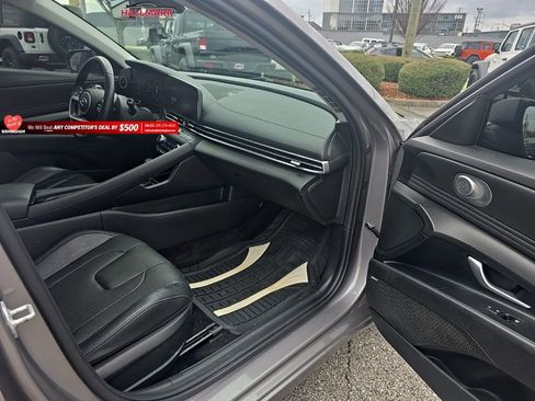 Used 2021 Hyundai Elantra Limited image 19
