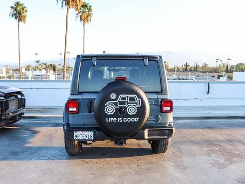 Used 2025 Jeep Wrangler Sport AWD/4WD image 8