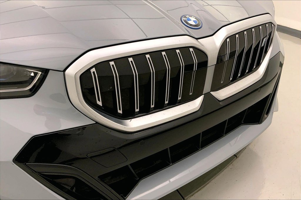 Used 2025 BMW i5 xDrive40 w/ M Sport Package AWD/4WD image 28