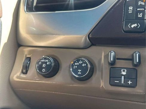 Used 2015 Chevrolet Tahoe LTZ AWD/4WD image 30