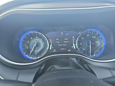 Used 2022 Chrysler Pacifica Touring-L FWD image 14
