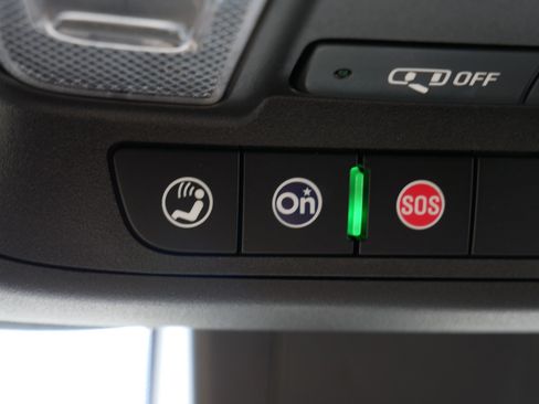 Used 2022 Chevrolet Equinox RS w/ Infotainment Package AWD/4WD image 32
