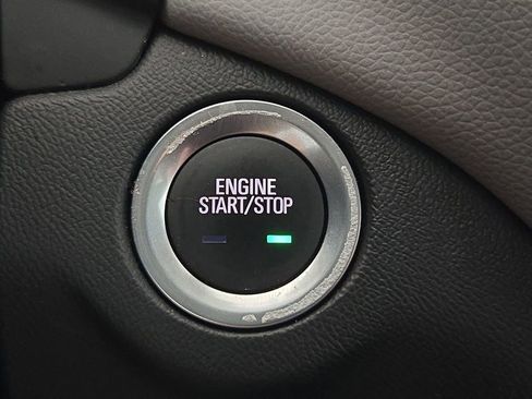 Used 2024 Chevrolet Equinox LS FWD image 22