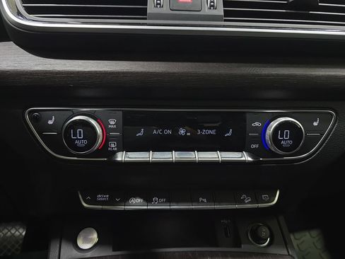 Used 2024 Audi Q5 2.0T Premium AWD/4WD image 25