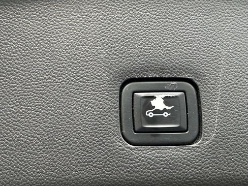 Used 2020 Chevrolet Traverse LT AWD/4WD image 15