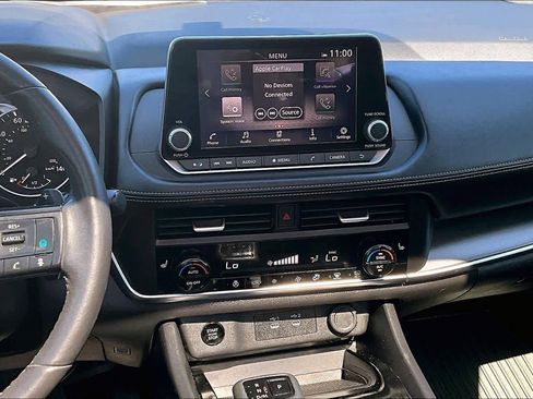 Used 2024 Nissan Rogue SV w/ SV Premium Package image 7