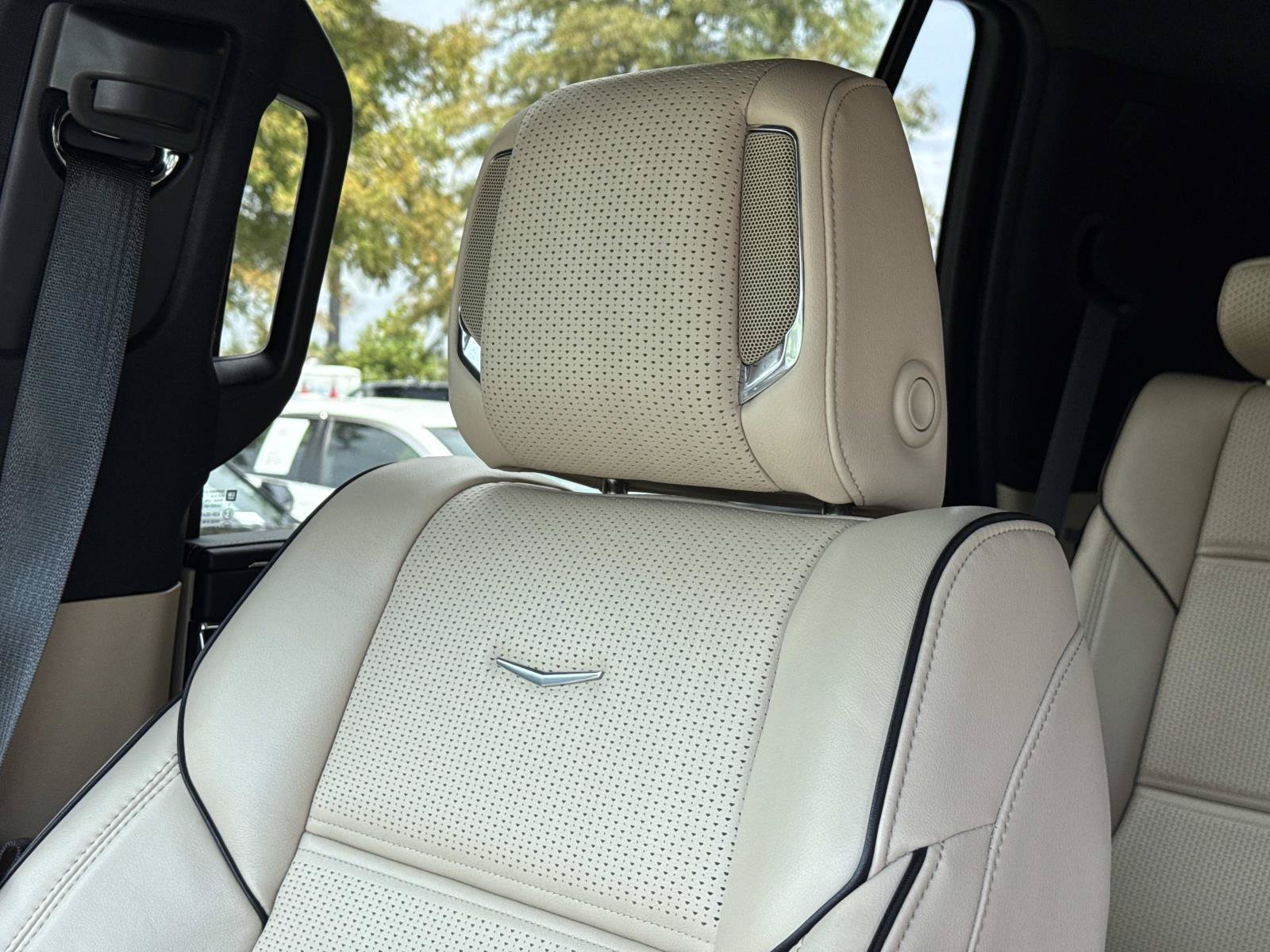 Certified 2024 Cadillac Escalade Premium Luxury AWD/4WD image 24