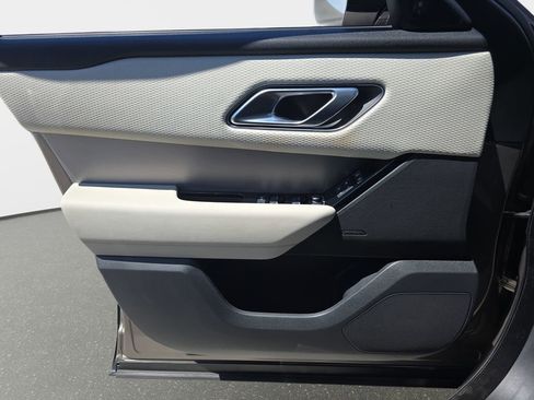 Certified 2023 Land Rover Range Rover Velar R-Dynamic S AWD/4WD image 27