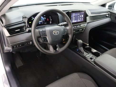 Used 2025 Toyota Camry LE w/ Convenience Package FWD image 13