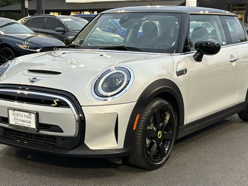 Used 2022 MINI Cooper SE FWD image 4
