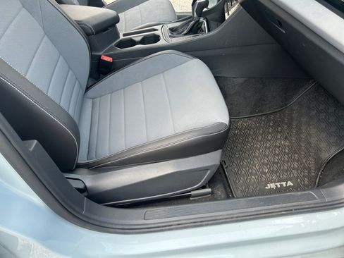 Certified 2026 Volkswagen Jetta SE FWD image 28