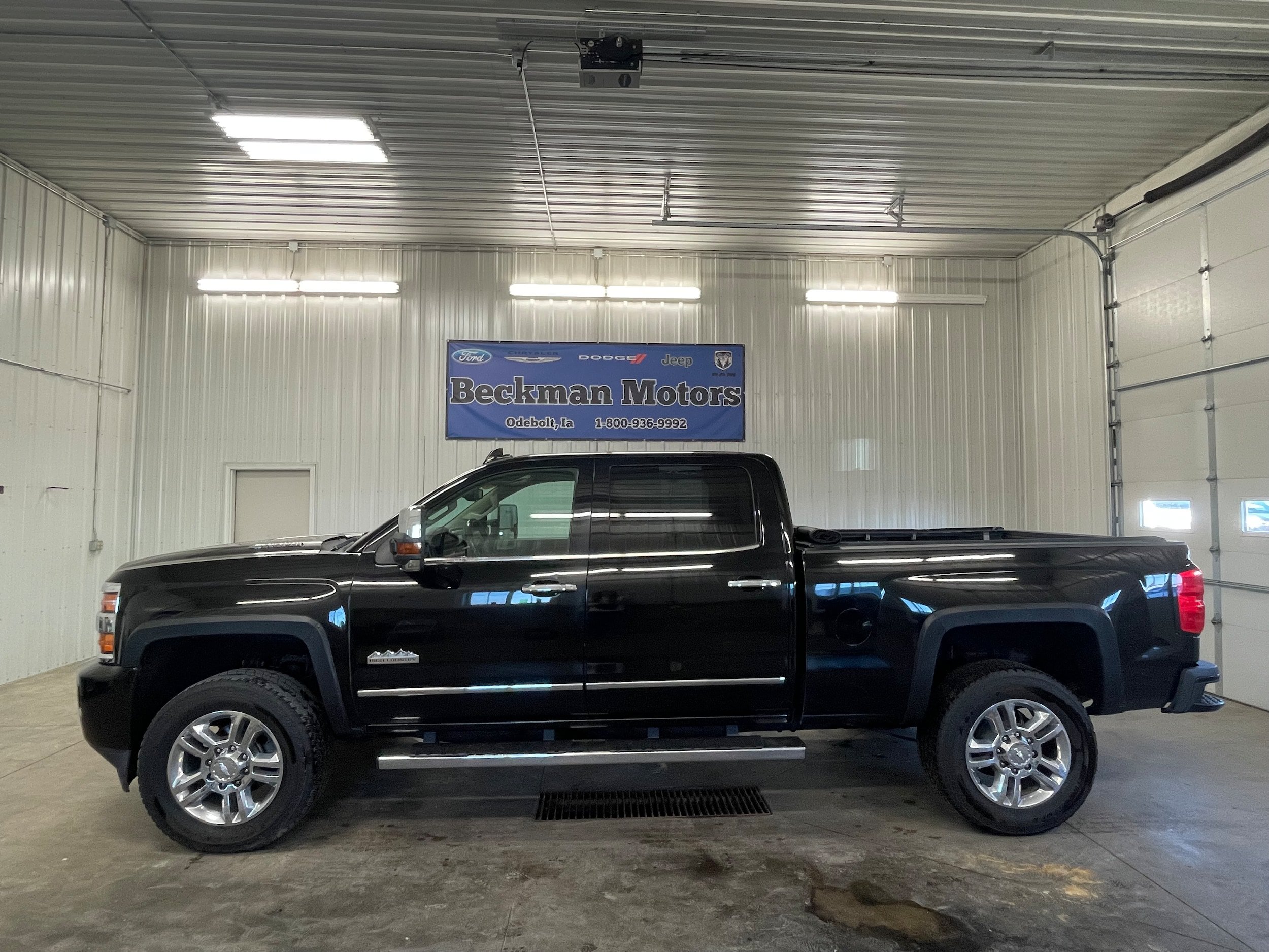 Used 2015 Chevrolet Silverado 2500 High Country w/ Duramax Plus Package AWD/4WD image 2