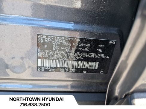 Used 2025 Toyota RAV4 XLE AWD/4WD image 38